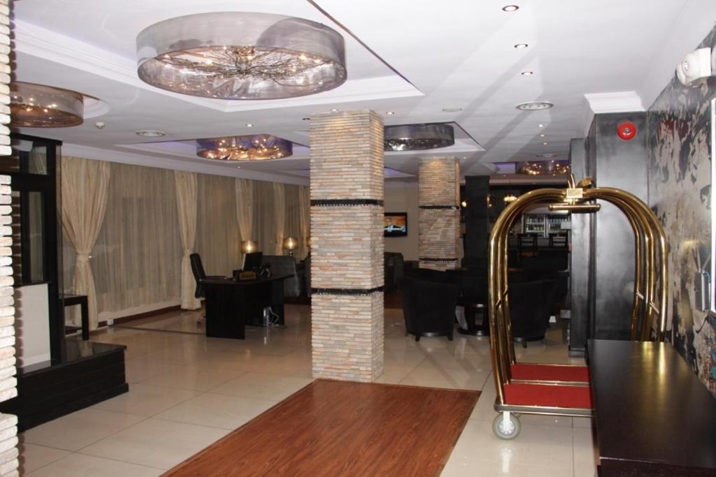 Owu Crown Hotel Ibadan Exterior photo